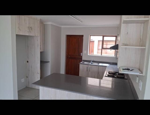 2 BEDROOM HOUSE FOR SALE IN WAVECREST